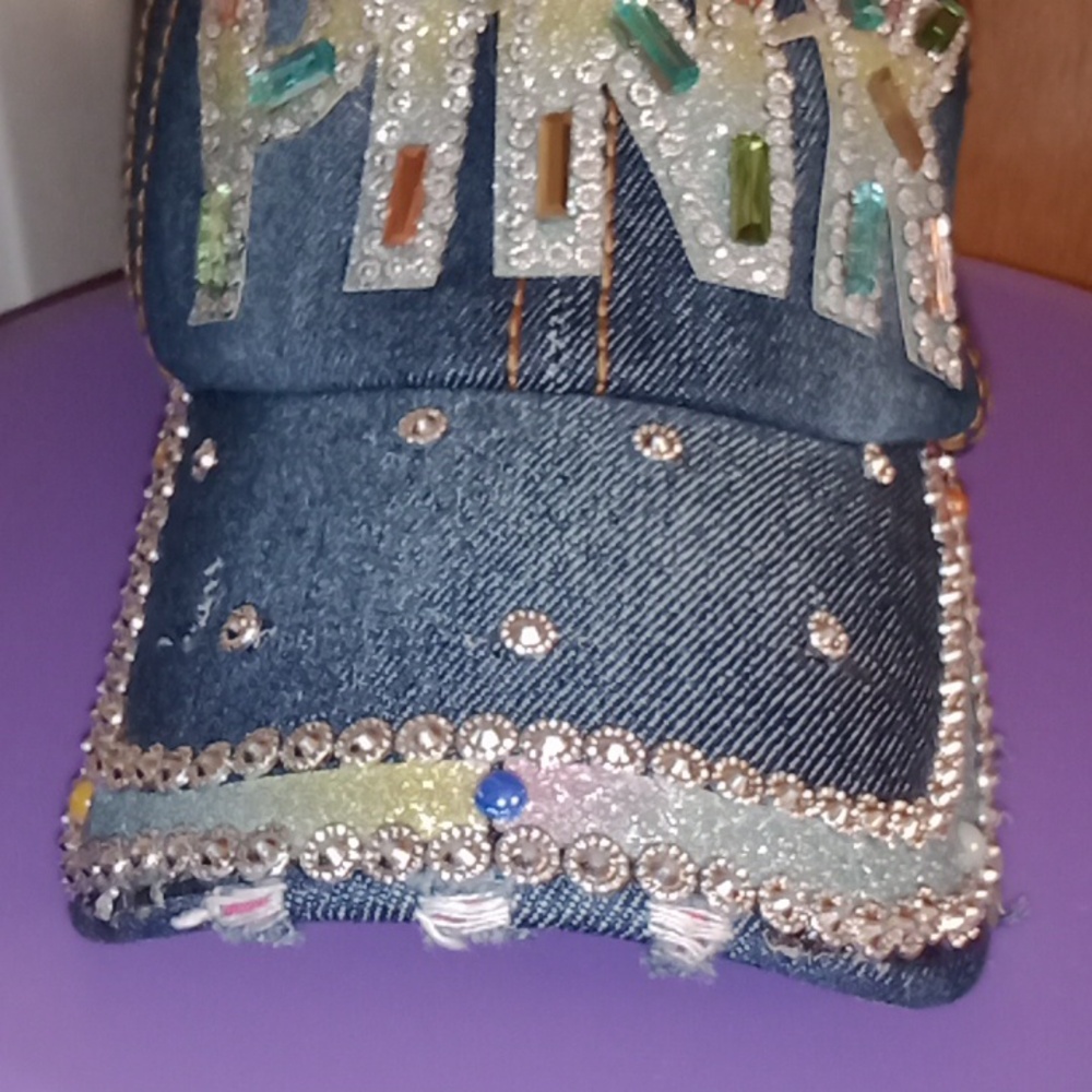 Pretty cap 🧢😍 - Picture 4 of 7